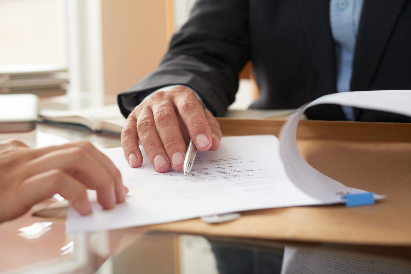 empresarios que firman contrato 1098 21026